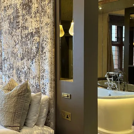 Abbey House 4*