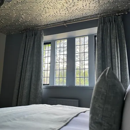 Abbey House 4*