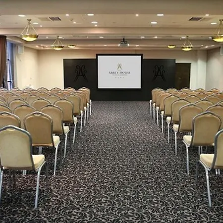 Abbey House 4* 배로우인퍼니스